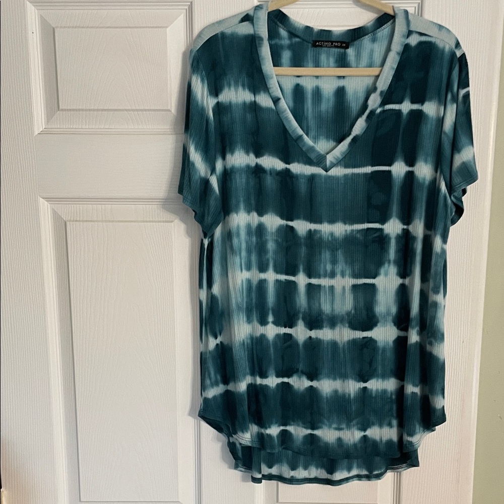 Acting Pro Teal Tie-Dye V-Neck Top